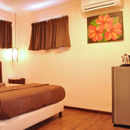 Bemo Corner Guest House Kuta Lombok Rum bild