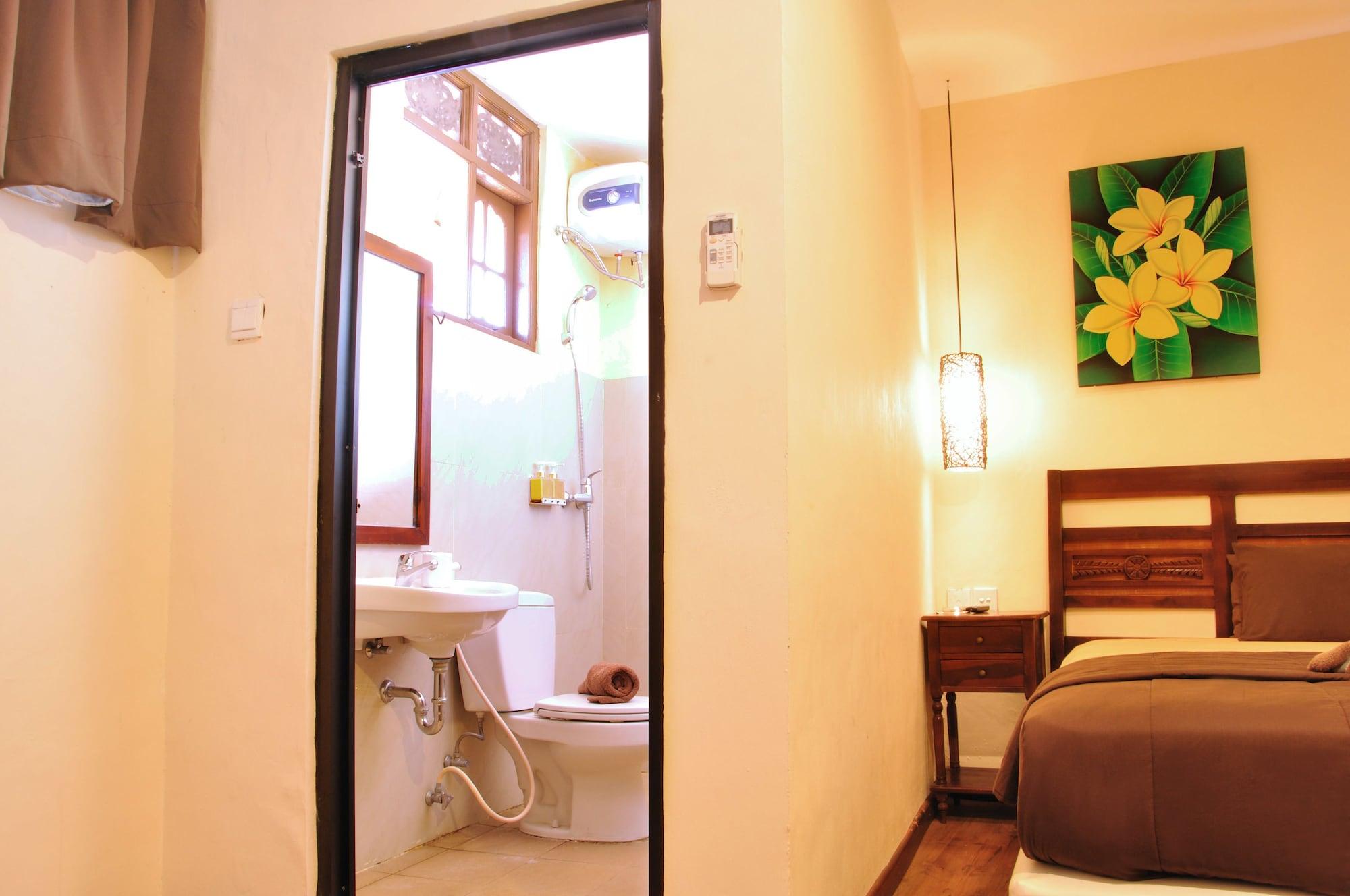 Bemo Corner Guest House Kuta Lombok Exteriör bild
