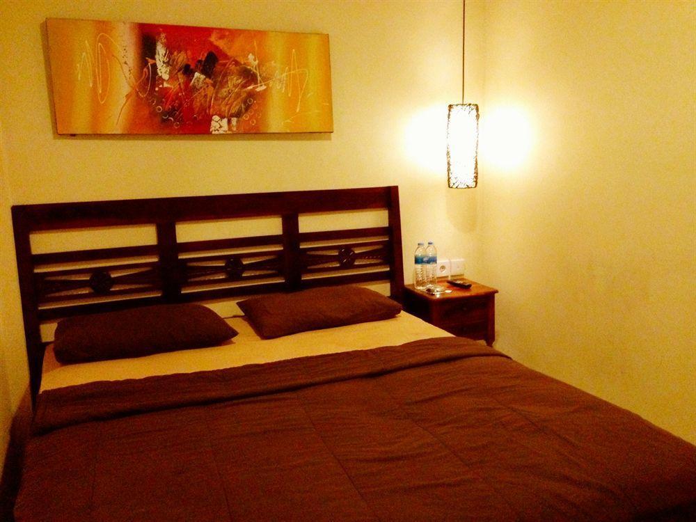 Bemo Corner Guest House Kuta Lombok Exteriör bild