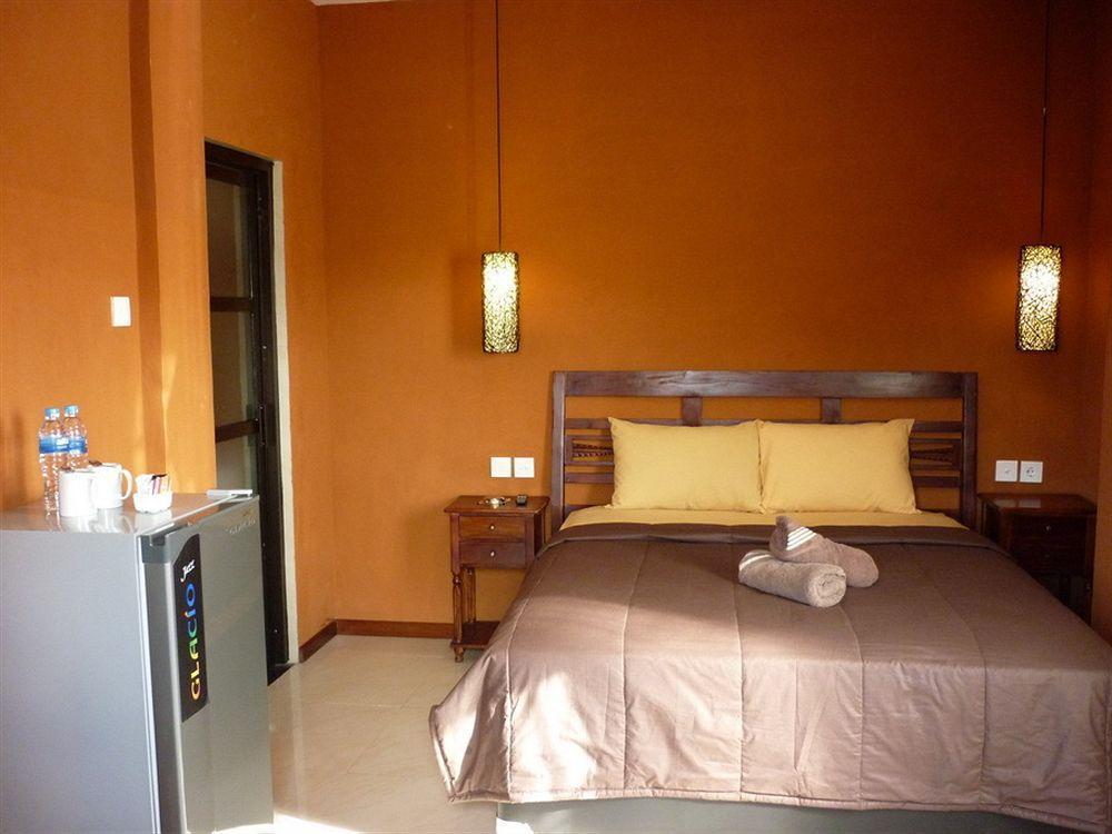 Bemo Corner Guest House Kuta Lombok Exteriör bild